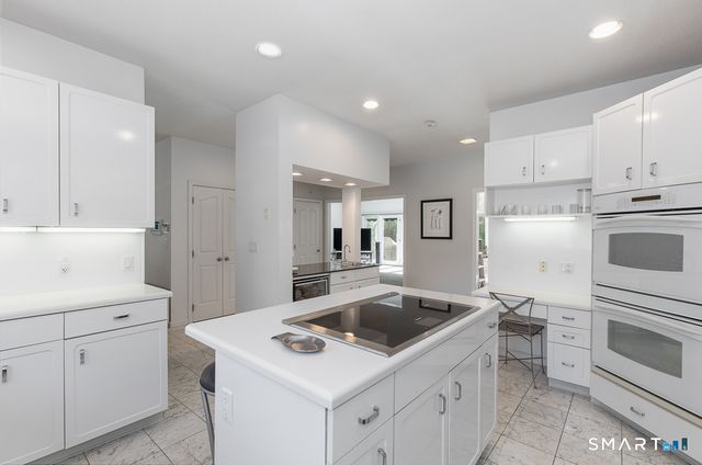 30 Grouse Lane, Woodbridge, CT 06525