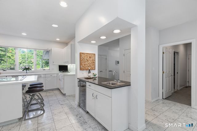 30 Grouse Lane, Woodbridge, CT 06525