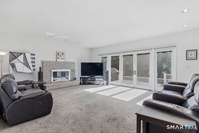 30 Grouse Lane, Woodbridge, CT 06525