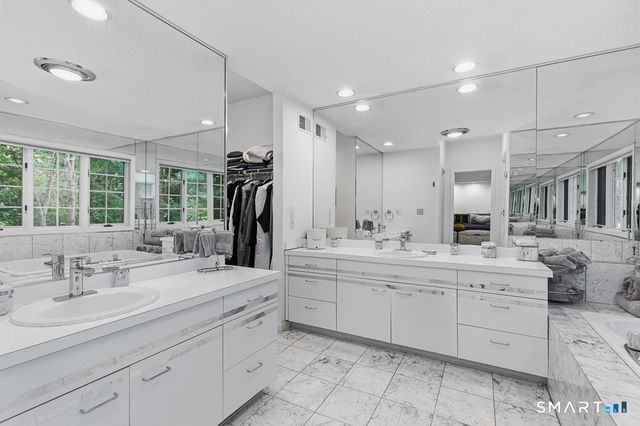 30 Grouse Lane, Woodbridge, CT 06525