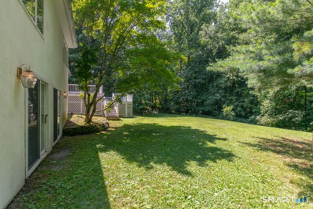 30 Grouse Lane, Woodbridge, CT 06525