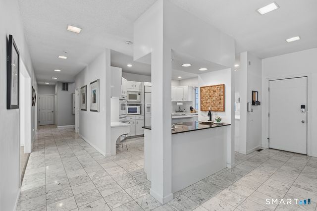 30 Grouse Lane, Woodbridge, CT 06525