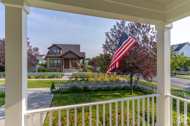 10296 S SALMON DR, South Jordan, UT 84095