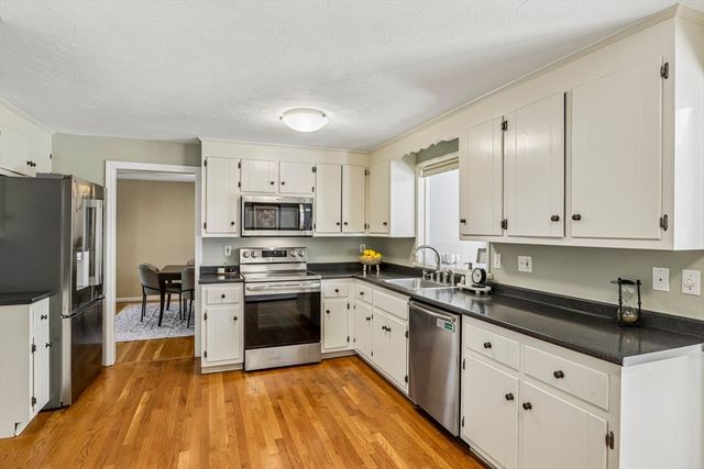 15 Lorraine Metcalf Dr, Wrentham, MA 02093