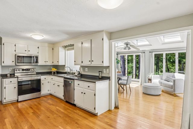 15 Lorraine Metcalf Dr, Wrentham, MA 02093