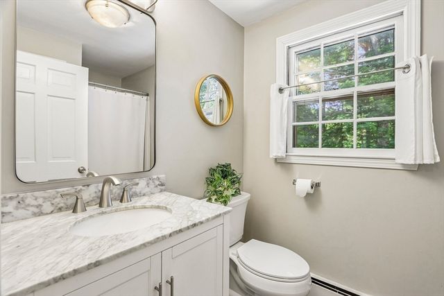 15 Lorraine Metcalf Dr, Wrentham, MA 02093