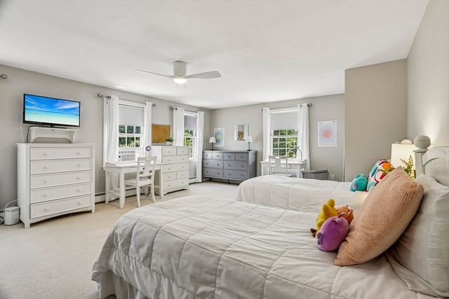 15 Lorraine Metcalf Dr, Wrentham, MA 02093