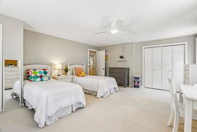 15 Lorraine Metcalf Dr, Wrentham, MA 02093