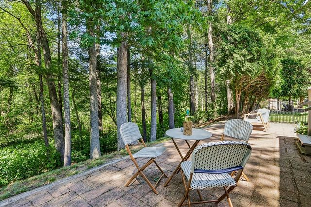 15 Lorraine Metcalf Dr, Wrentham, MA 02093