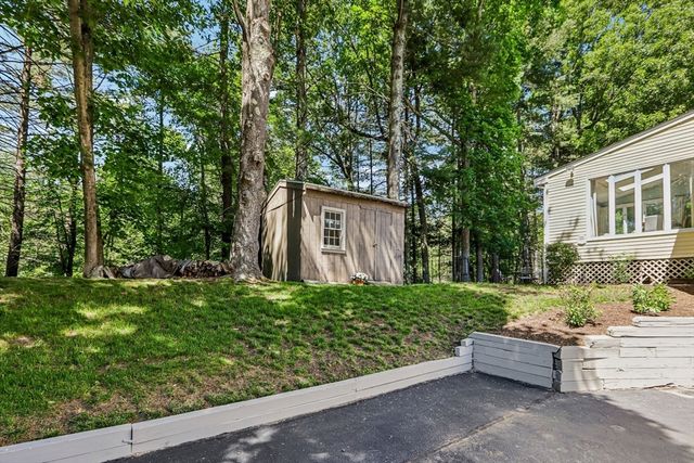 15 Lorraine Metcalf Dr, Wrentham, MA 02093