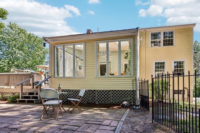 15 Lorraine Metcalf Dr, Wrentham, MA 02093