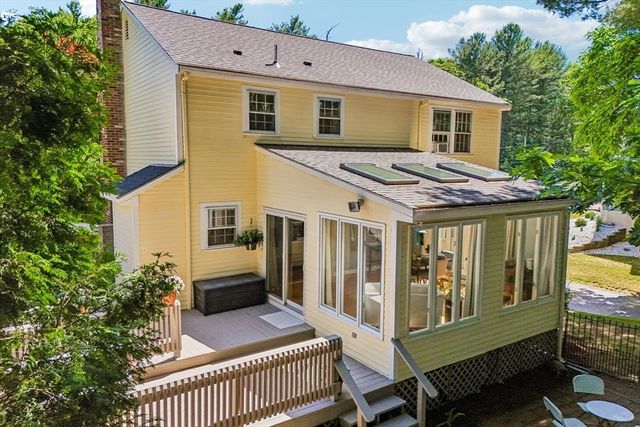 15 Lorraine Metcalf Dr, Wrentham, MA 02093