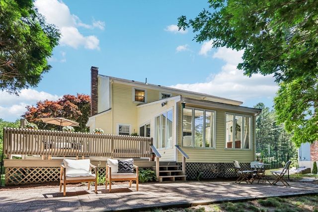 15 Lorraine Metcalf Dr, Wrentham, MA 02093