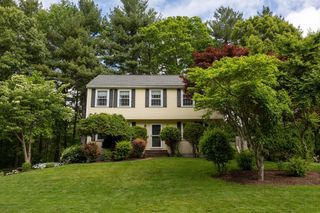 15 Lorraine Metcalf Dr, Wrentham, MA 02093