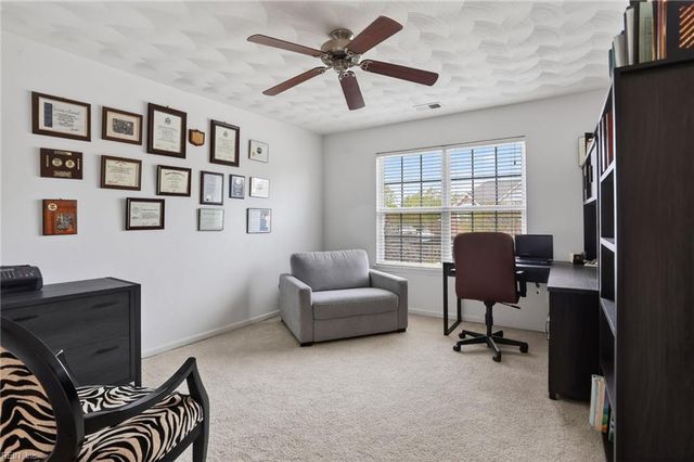 219 Berry Ridge LN, Suffolk, VA 23435