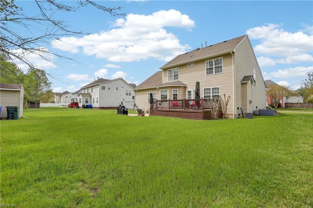 219 Berry Ridge LN, Suffolk, VA 23435