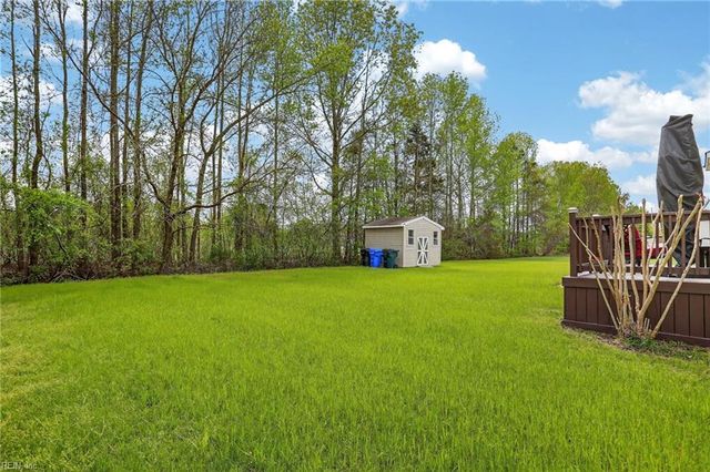 219 Berry Ridge LN, Suffolk, VA 23435