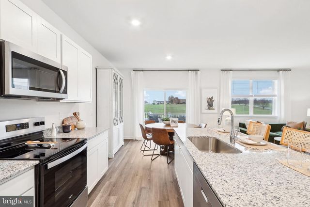 129 STEARNS DR, Stephens City, VA 22655