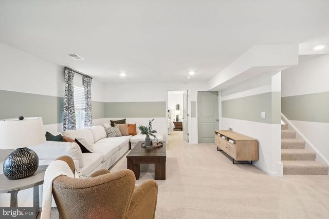 129 STEARNS DR, Stephens City, VA 22655