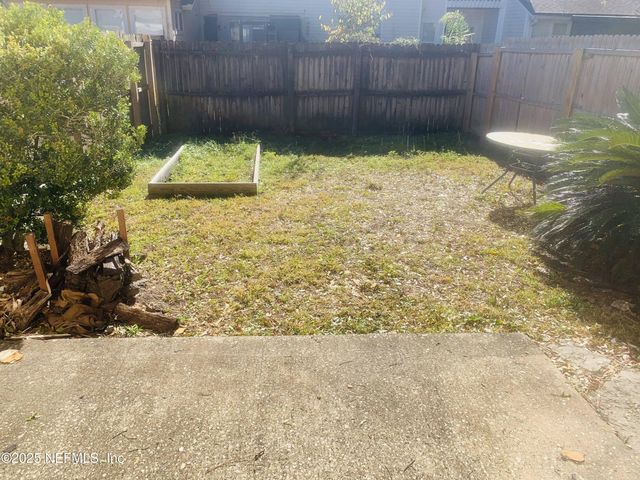 7630 LEAFY FOREST Way, Jacksonville, FL 32277