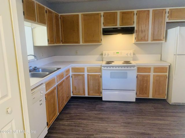 7630 LEAFY FOREST Way, Jacksonville, FL 32277