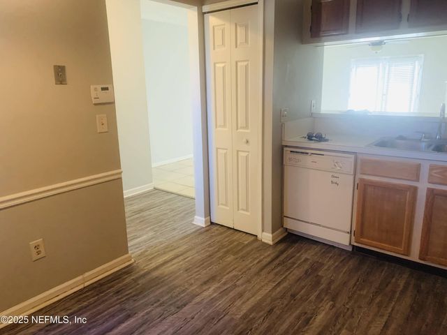 7630 LEAFY FOREST Way, Jacksonville, FL 32277