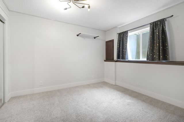 21305 Hytrail Circle, Lakeville, MN 55044