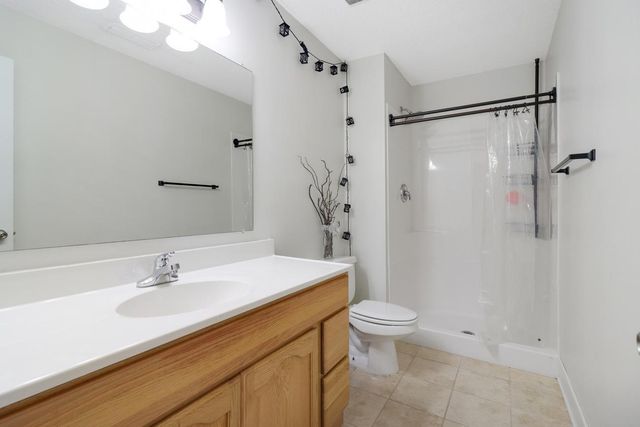 21305 Hytrail Circle, Lakeville, MN 55044