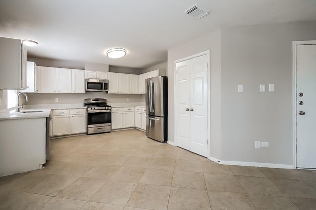 1818 Oak Ridge Drive, Kemah, TX 77565