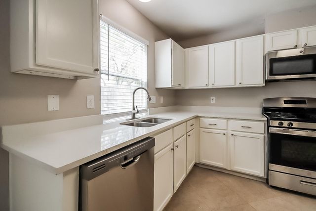 1818 Oak Ridge Drive, Kemah, TX 77565