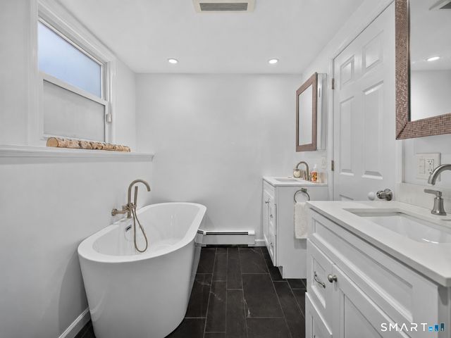 22 Heather Lane, Norwalk, CT 06851