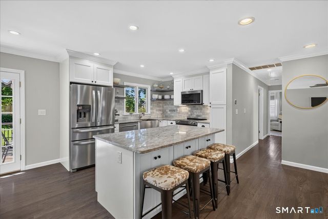 22 Heather Lane, Norwalk, CT 06851