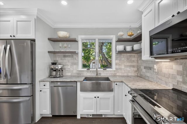 22 Heather Lane, Norwalk, CT 06851