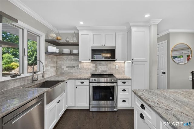 22 Heather Lane, Norwalk, CT 06851