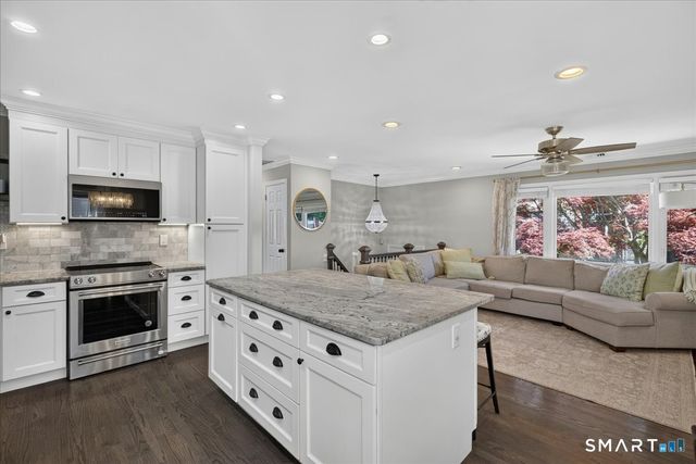 22 Heather Lane, Norwalk, CT 06851