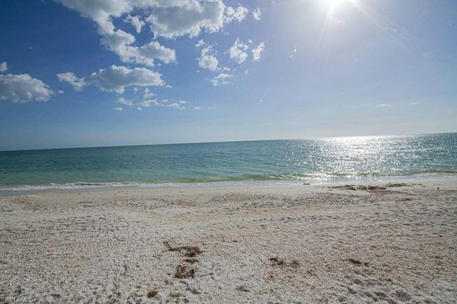 3310 Riverpark CT, Bonita Springs, FL 34134