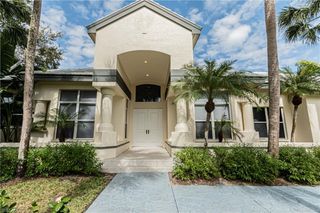3310 Riverpark CT, Bonita Springs, FL 34134