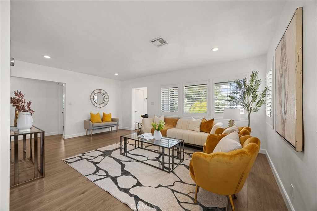 Image 4 of property listing at 4903 Ardsley, Temple City, CA 91780