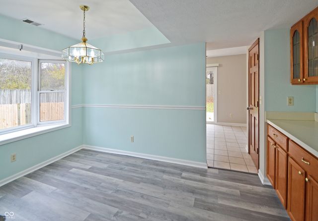 6389 Hillview Circle, Fishers, IN 46038