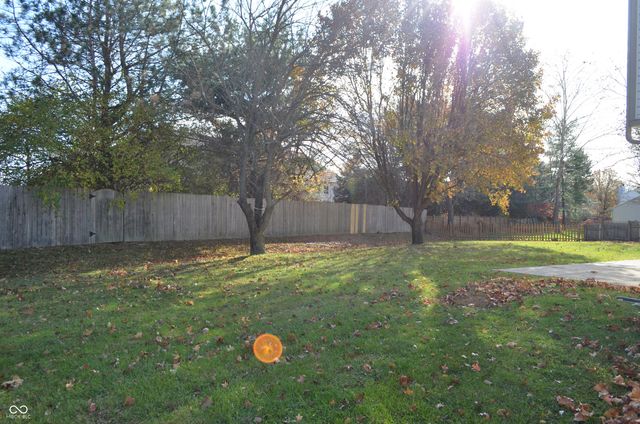 6389 Hillview Circle, Fishers, IN 46038