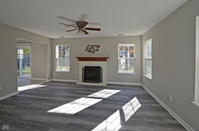 6389 Hillview Circle, Fishers, IN 46038