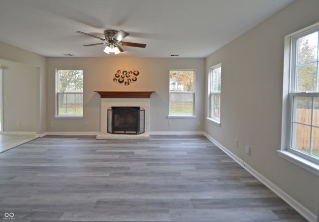 6389 Hillview Circle, Fishers, IN 46038