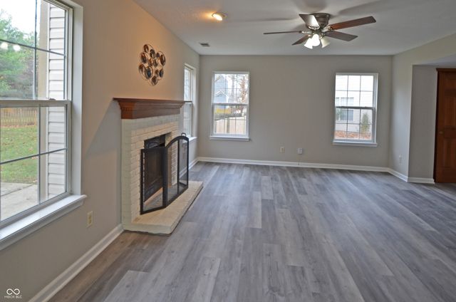 6389 Hillview Circle, Fishers, IN 46038