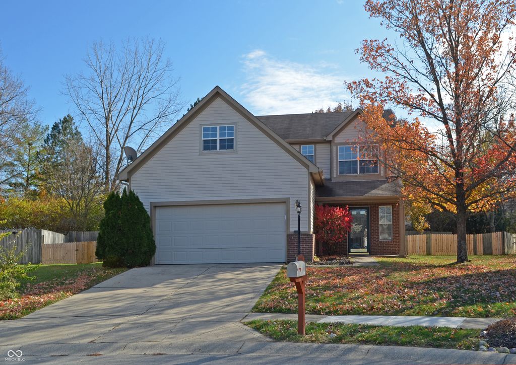 6389 Hillview Circle, Fishers, IN 46038