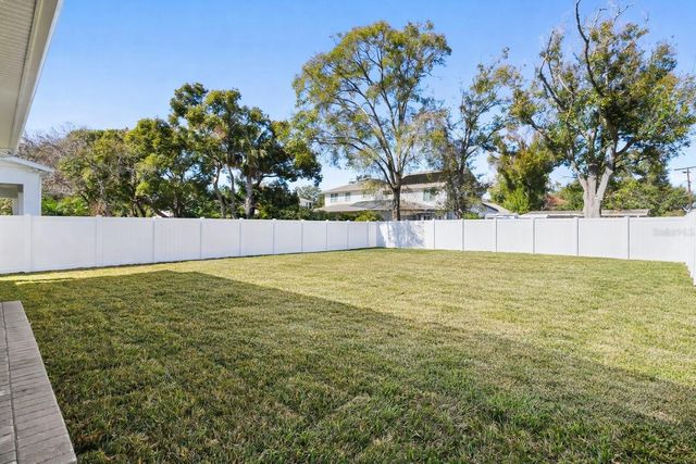 3301 W IOWA, Tampa, FL 33611