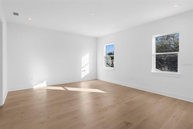 3301 W IOWA, Tampa, FL 33611