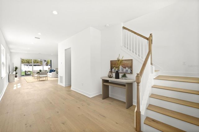 3301 W IOWA, Tampa, FL 33611