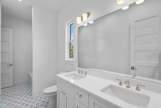 3301 W IOWA, Tampa, FL 33611