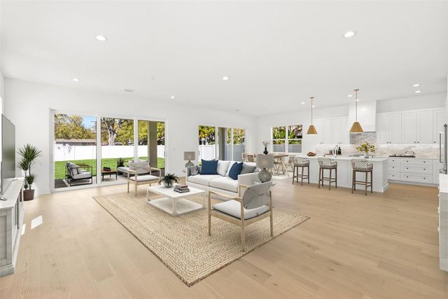 3301 W IOWA, Tampa, FL 33611