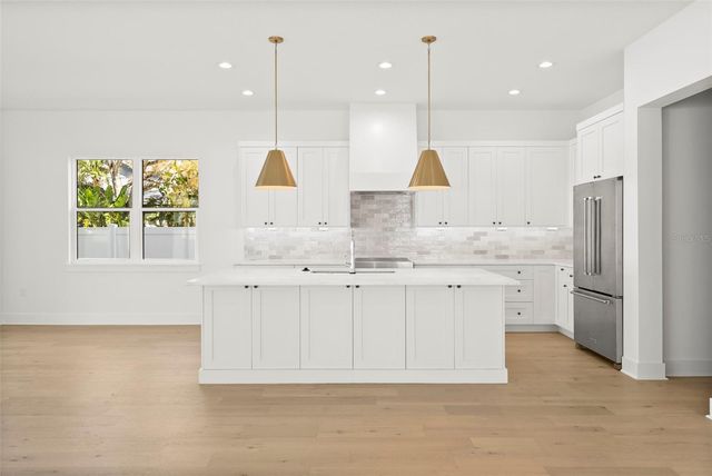 3301 W IOWA, Tampa, FL 33611